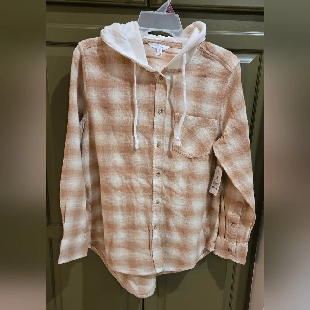 NWT Time & Tru cream and white long sleeve flannel button down shirt